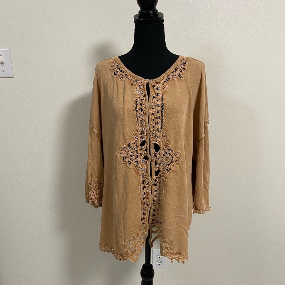 Free People Shirt Women’s Size XS Light Brown oversized crochet detail Blouse